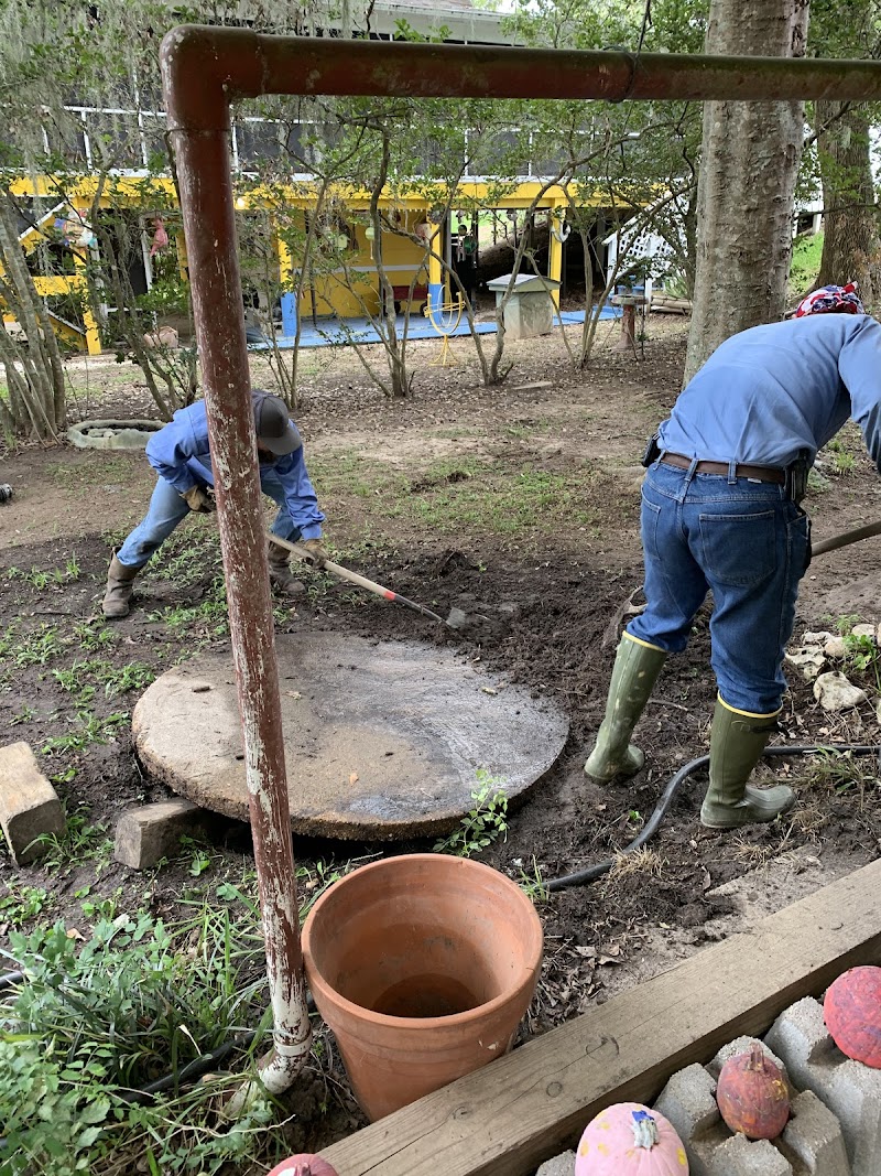 Septic pumping service